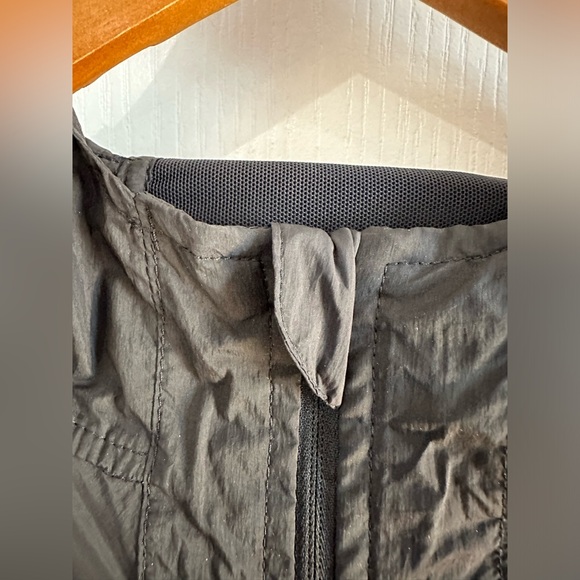 Women's Lululemon Light Jacket - Picture 4 of 5